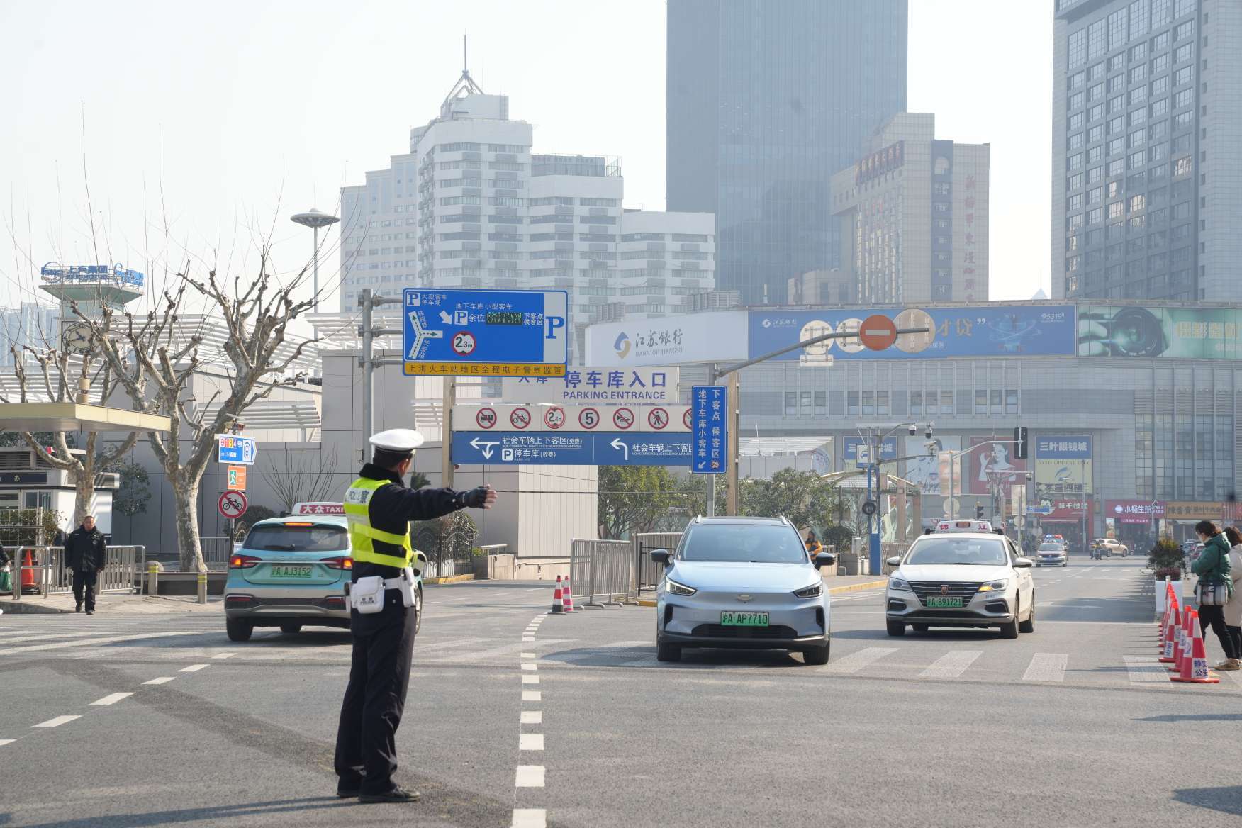 上海交警智能化管理与服务升级最新动态